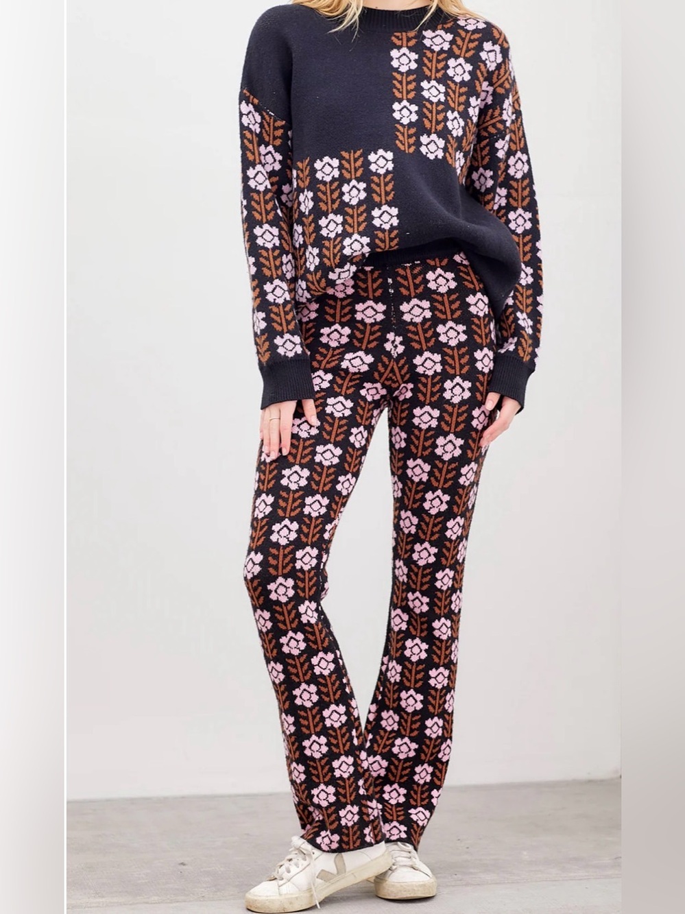 Black Floral Knit Sweater - Pink & Brown Pattern
